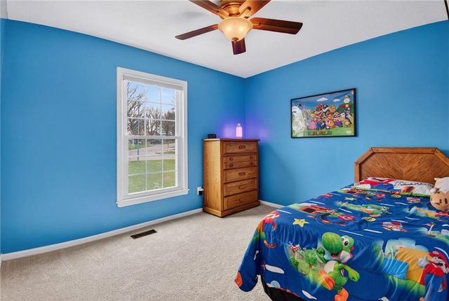 5660 Meadow Heights Drive, Shawnee, KS 66226