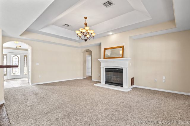 4313 W 6th Street, Skiatook, OK 74070