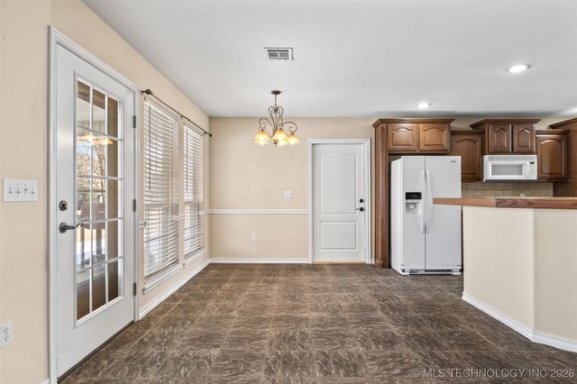 4313 W 6th Street, Skiatook, OK 74070