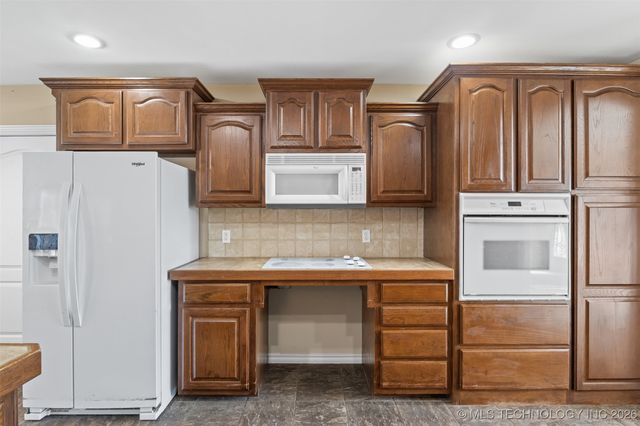 4313 W 6th Street, Skiatook, OK 74070