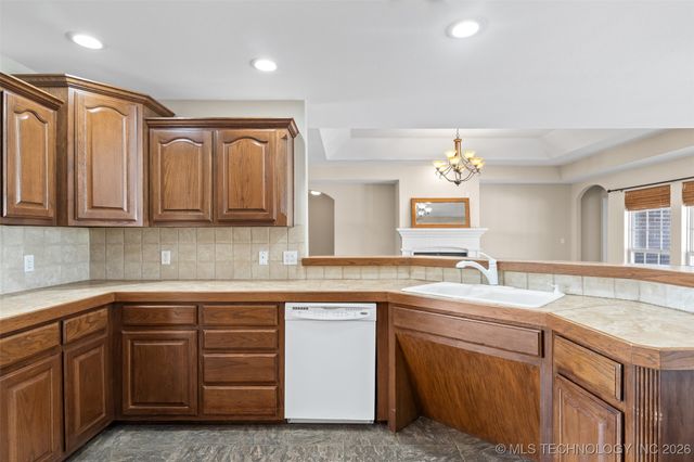 4313 W 6th Street, Skiatook, OK 74070