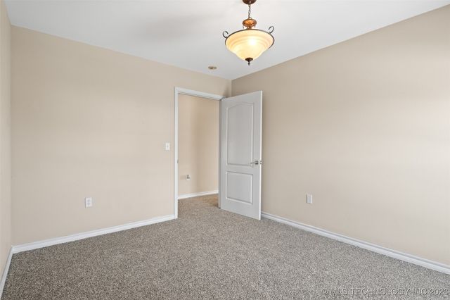 4313 W 6th Street, Skiatook, OK 74070