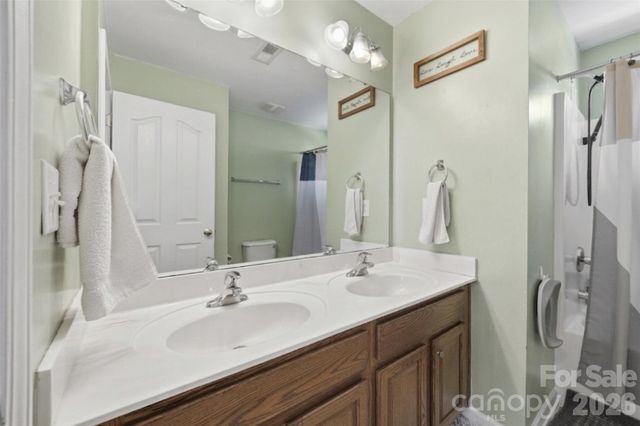 7824 Whisperingwood Drive, Harrisburg, NC 28075