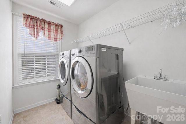 7824 Whisperingwood Drive, Harrisburg, NC 28075