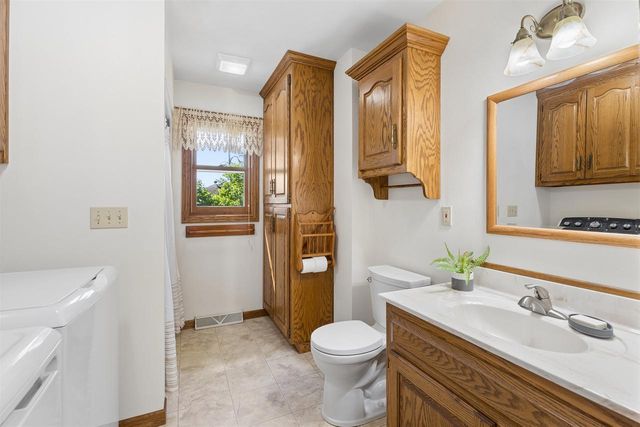 120 E GLENBROOK DRIVE, Pulaski, WI 54162