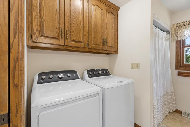 120 E GLENBROOK DRIVE, Pulaski, WI 54162