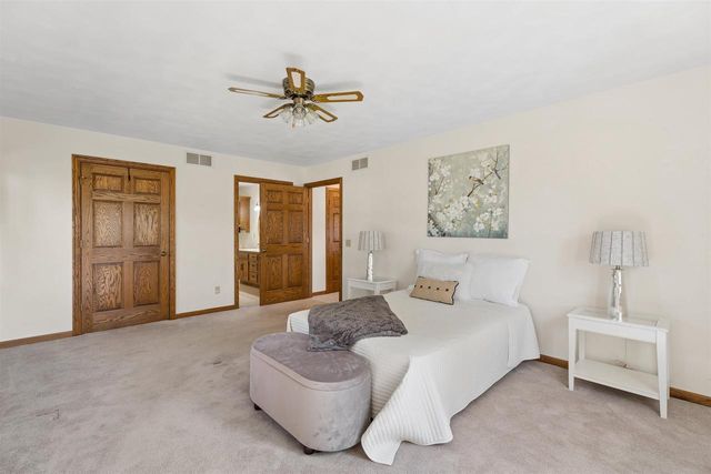 120 E GLENBROOK DRIVE, Pulaski, WI 54162