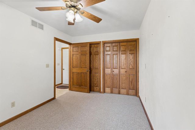 120 E GLENBROOK DRIVE, Pulaski, WI 54162