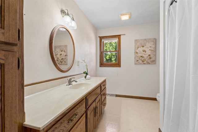 120 E GLENBROOK DRIVE, Pulaski, WI 54162