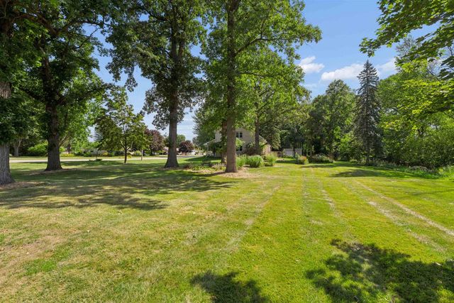 120 E GLENBROOK DRIVE, Pulaski, WI 54162