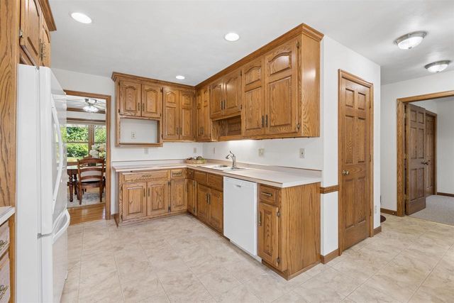 120 E GLENBROOK DRIVE, Pulaski, WI 54162