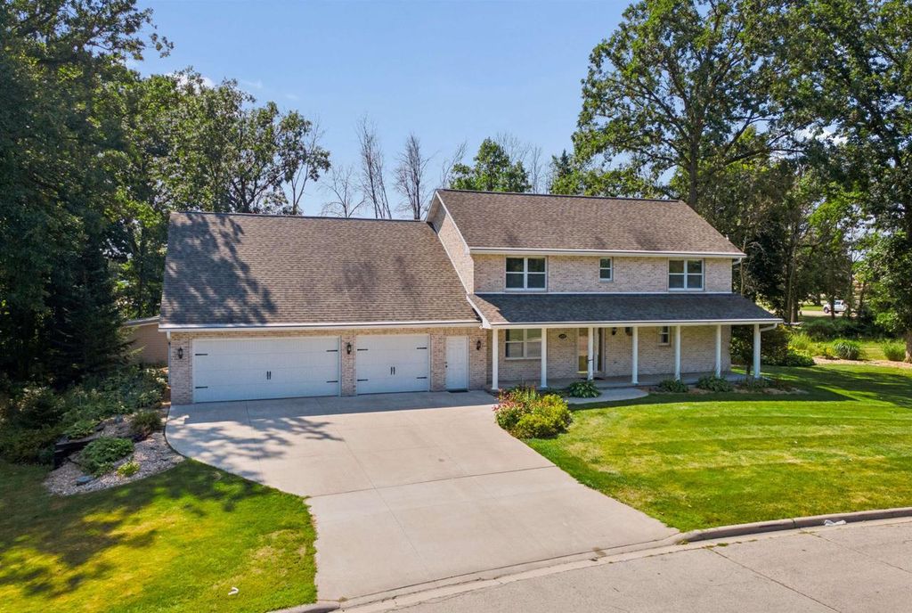 120 E GLENBROOK DRIVE, Pulaski, WI 54162
