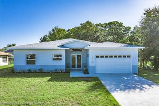 135 Blue Moon Avenue, Lake Placid, FL 33852