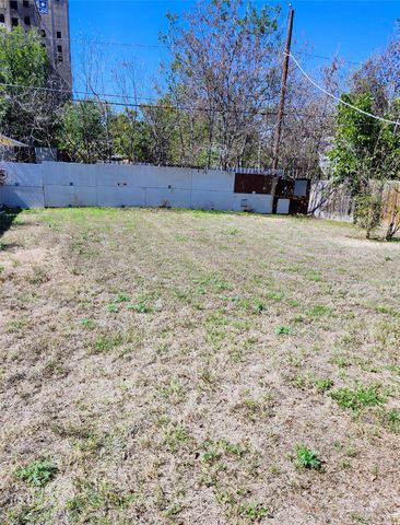 3712 Saint Louis Avenue, Fort Worth, TX 76110