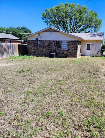3712 Saint Louis Avenue, Fort Worth, TX 76110