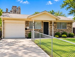 3712 Saint Louis Avenue, Fort Worth, TX 76110