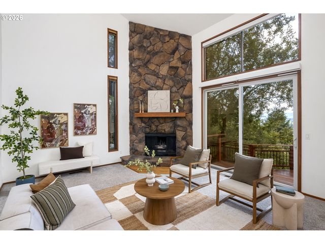 2827 Ne ROCKY BUTTE Rd, Portland, OR 97220