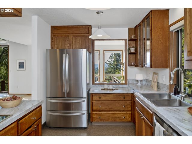 2827 Ne ROCKY BUTTE Rd, Portland, OR 97220
