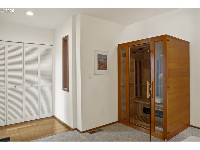 2827 Ne ROCKY BUTTE Rd, Portland, OR 97220