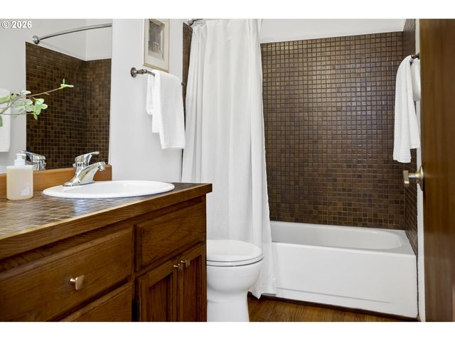 2827 Ne ROCKY BUTTE Rd, Portland, OR 97220