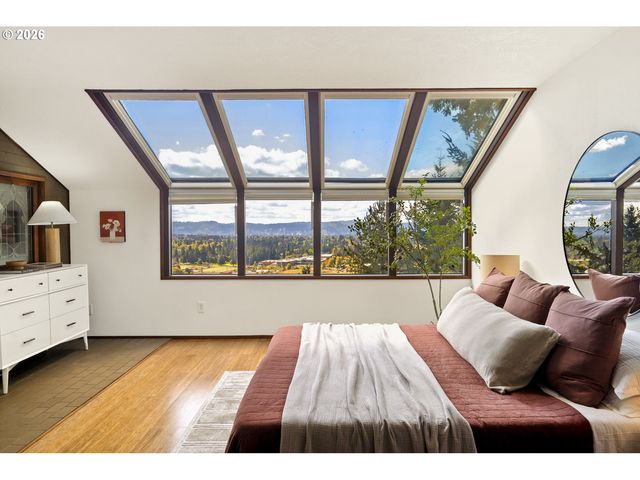 2827 Ne ROCKY BUTTE Rd, Portland, OR 97220