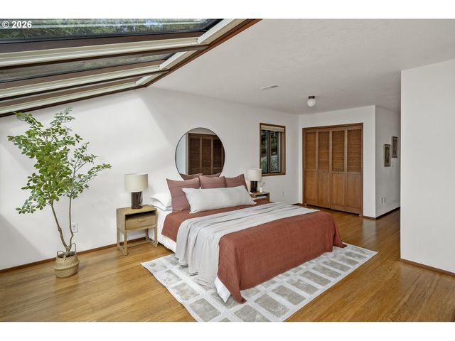 2827 Ne ROCKY BUTTE Rd, Portland, OR 97220