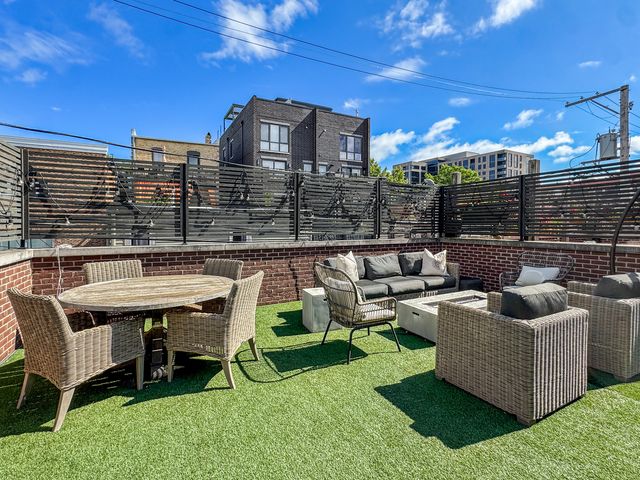 1637 N Burling Street, Chicago, IL 60614