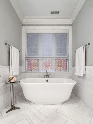 1637 N Burling Street, Chicago, IL 60614