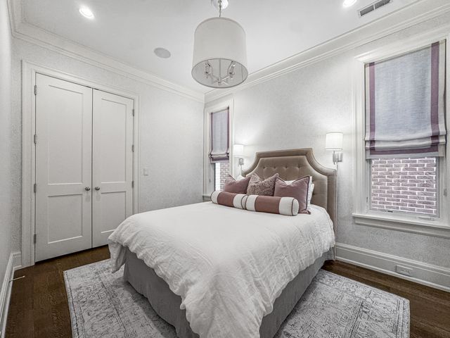 1637 N Burling Street, Chicago, IL 60614