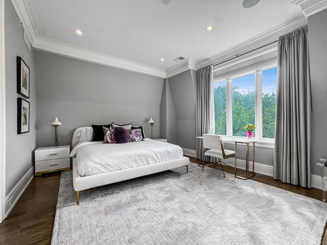 1637 N Burling Street, Chicago, IL 60614