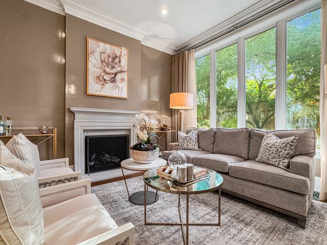 1637 N Burling Street, Chicago, IL 60614