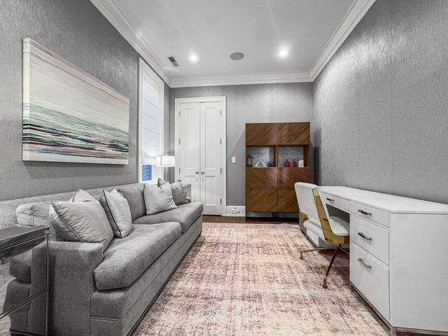 1637 N Burling Street, Chicago, IL 60614