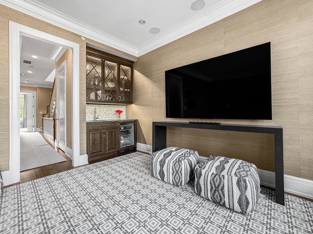 1637 N Burling Street, Chicago, IL 60614