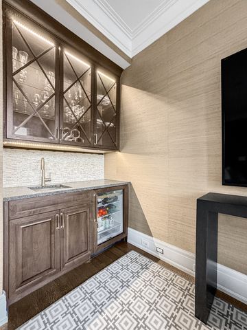 1637 N Burling Street, Chicago, IL 60614