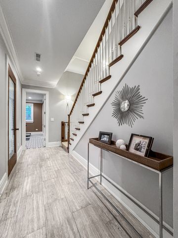 1637 N Burling Street, Chicago, IL 60614