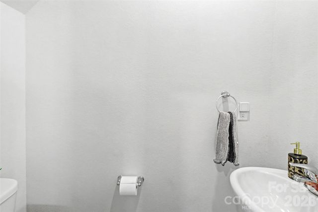 2215 Transatlantic Avenue, Charlotte, NC 28215