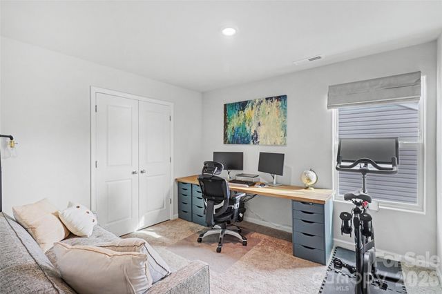 2215 Transatlantic Avenue, Charlotte, NC 28215