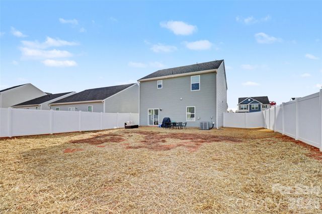 2215 Transatlantic Avenue, Charlotte, NC 28215