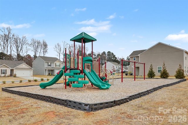 2215 Transatlantic Avenue, Charlotte, NC 28215