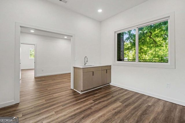 1073 Mayson Turner Road NW, Atlanta, GA 30314
