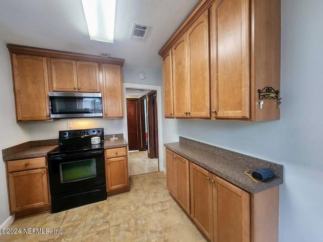 2134 CAMDEN Avenue, Jacksonville, FL 32207