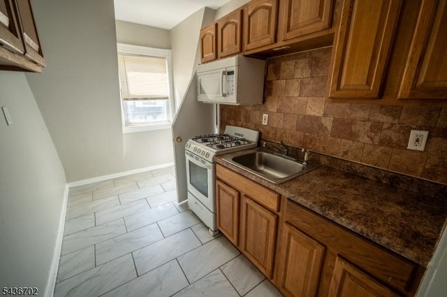 84 Farley Ave, Newark City, NJ 07108