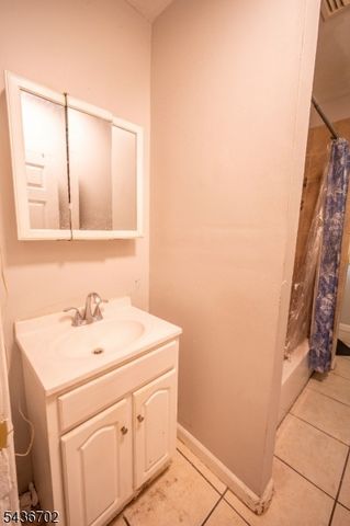 84 Farley Ave, Newark City, NJ 07108
