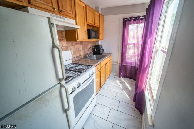 84 Farley Ave, Newark City, NJ 07108