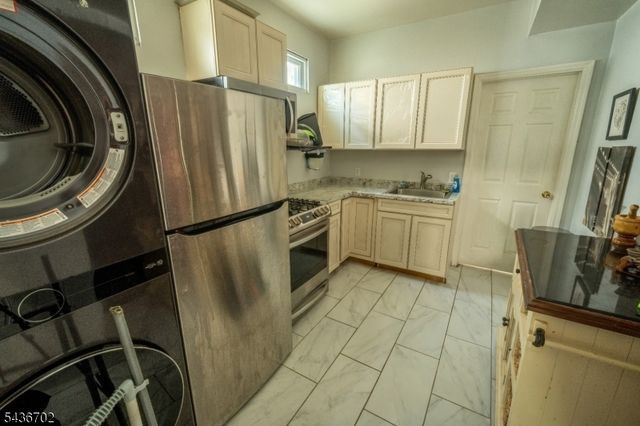 84 Farley Ave, Newark City, NJ 07108