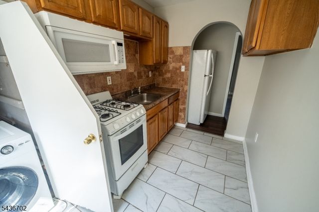 84 Farley Ave, Newark City, NJ 07108