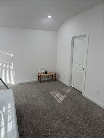 207 Pinwheel Street, Gentry, AR 72734