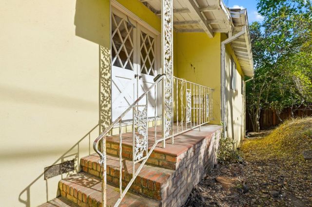 3915 Kingridge Drive, San Mateo, CA 94403