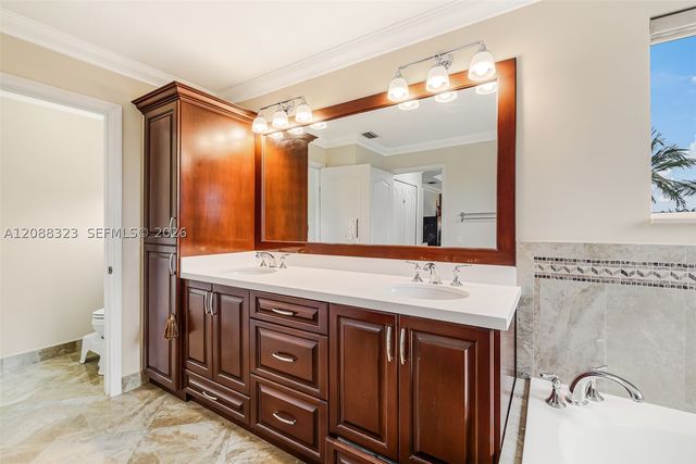 16290 SW 68th Ter, Miami, FL 33193