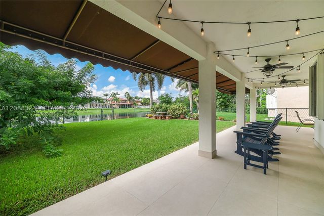 16290 SW 68th Ter, Miami, FL 33193